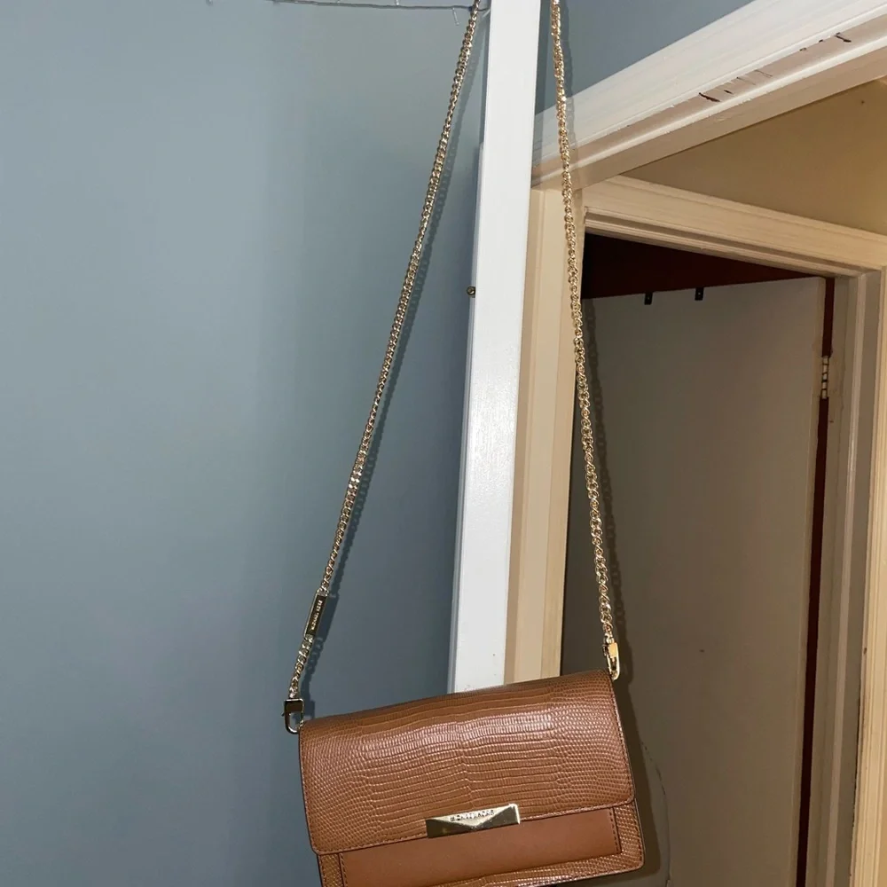 MICHAEL KORS PURSE - Picture 2 of 4